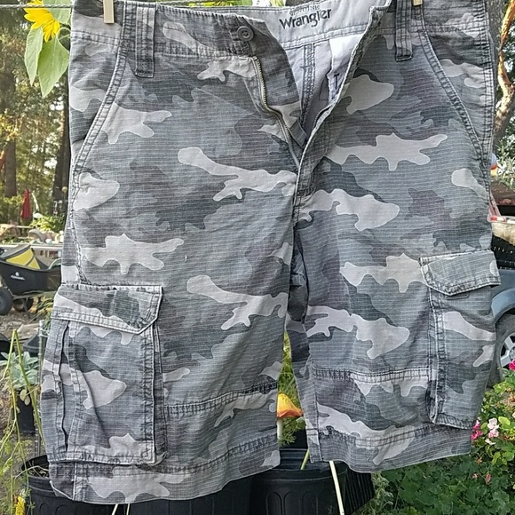 wrangler ripstop camo cargo shorts